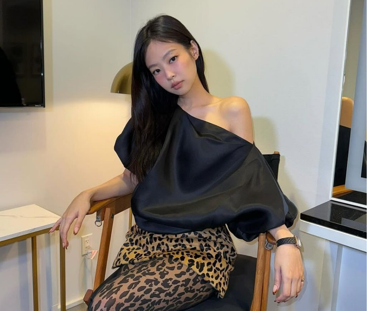 愛上露肩上衣!5種露肩上衣穿搭公式,甜辣、慵懶、氣質風一次教你搞定