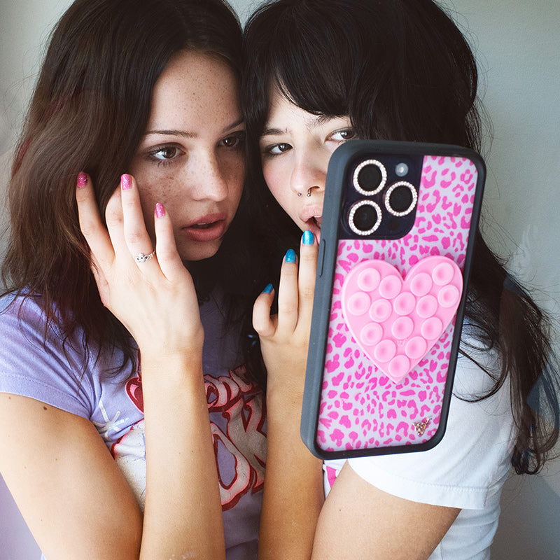 新品未使用品 Wildflower★ セレブ達愛用★ ハート柄スマホケース Heart Stickeez | European and American fashion all-inclusive