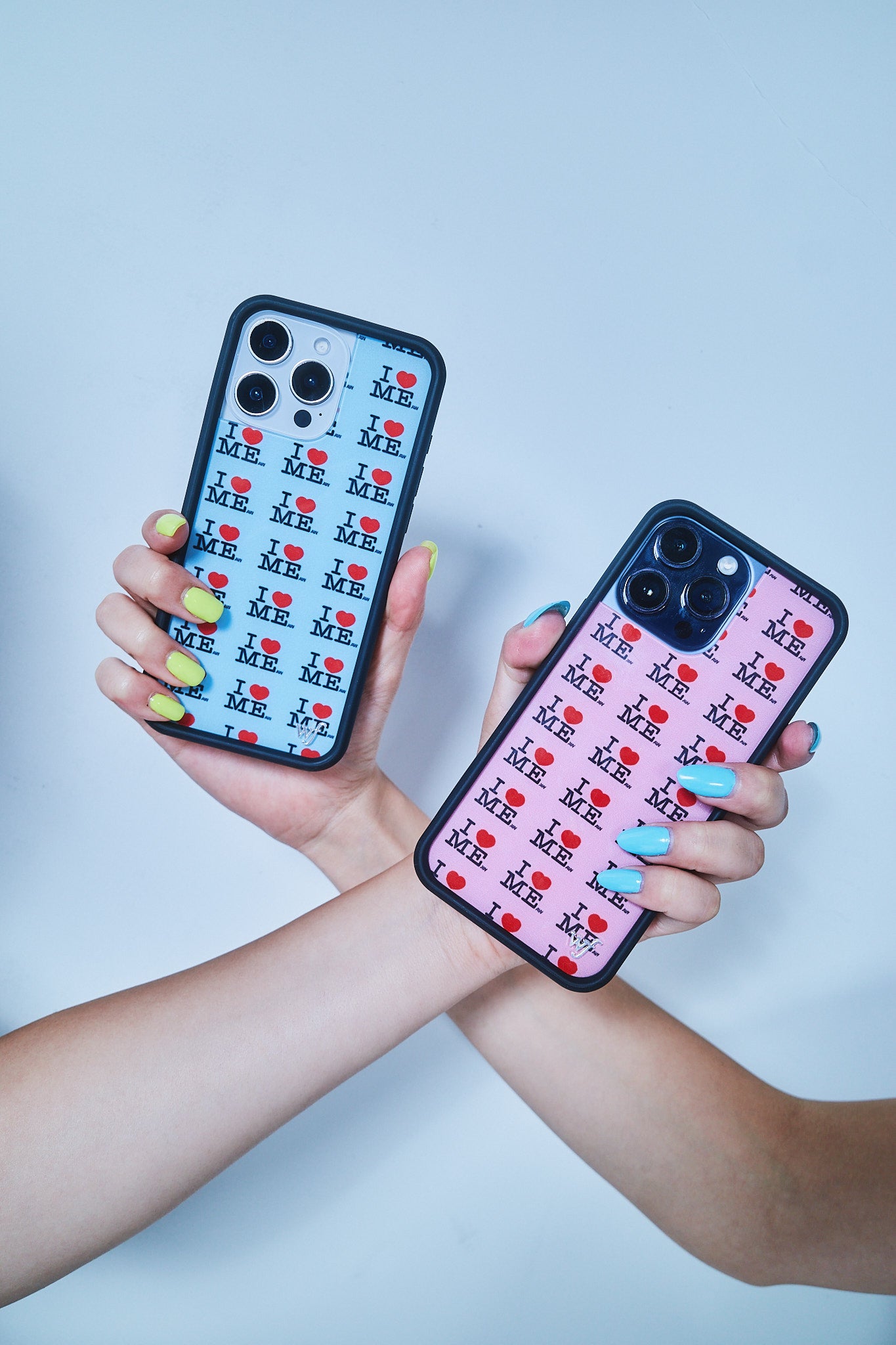 wildflower iPhone16Proケース I Heart Me ブルー Love Yourself - Blue I Heart Me | Blue Silicone Drop-Resistant