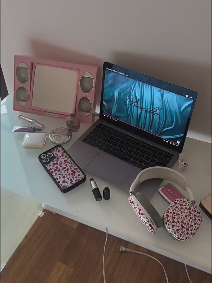 Red Roses Phone Case
